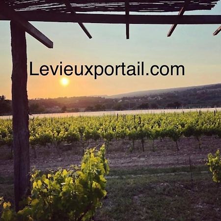Le Vieux Portail Bed & Breakfast Saint-Saturnin-les-Apt Exterior photo