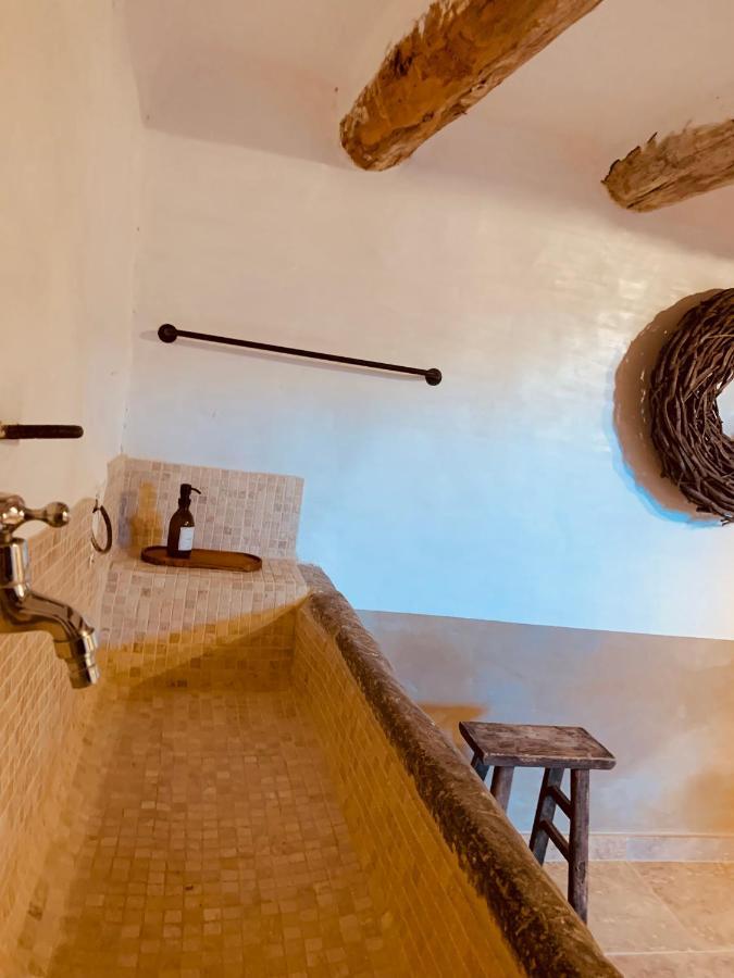 Le Vieux Portail Bed & Breakfast Saint-Saturnin-les-Apt Exterior photo