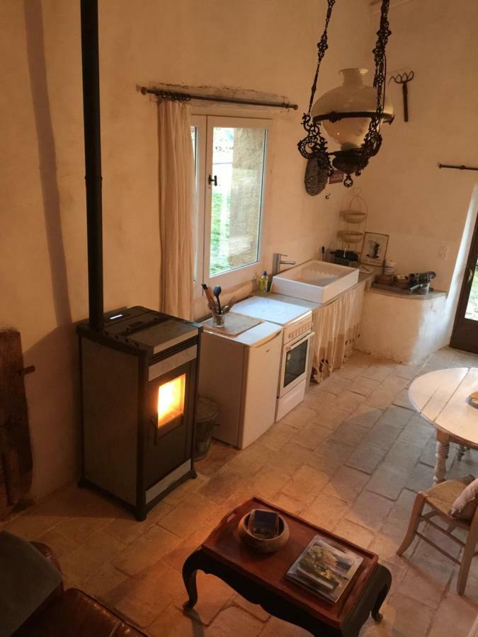 Le Vieux Portail Bed & Breakfast Saint-Saturnin-les-Apt Exterior photo